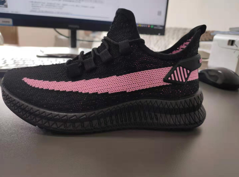 Men's Breathable Flyknit Sports Shoes for Summer